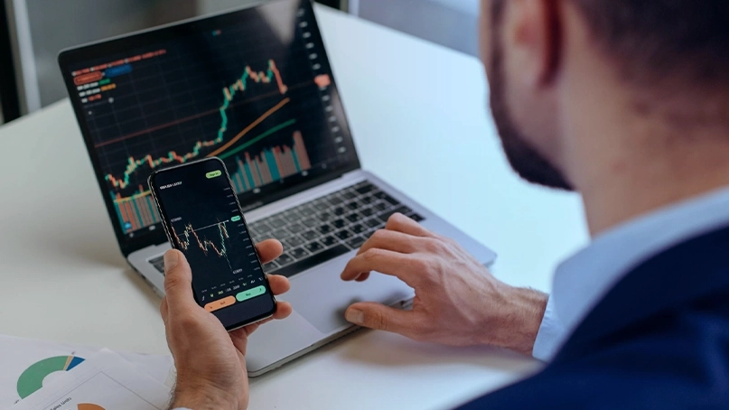 Dashboard di trading IA di BTC 8.4 Lirvellis